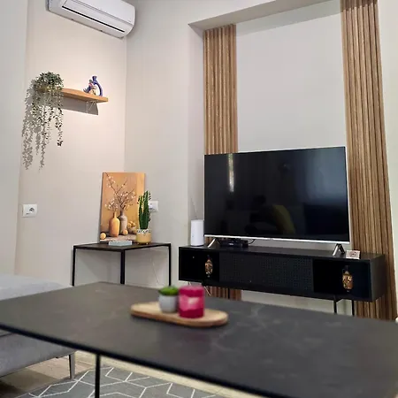 Enjoy Villa- Private Parking Tiran