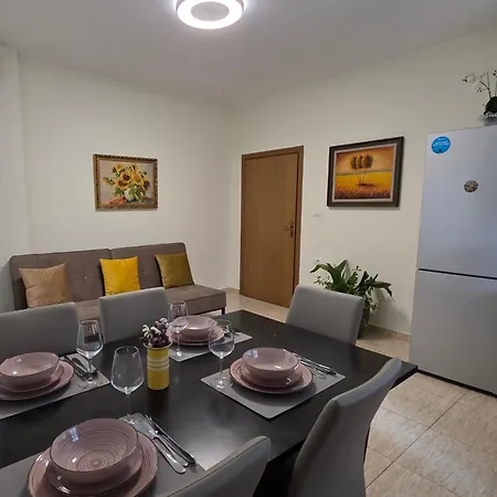 Enjoy Villa- Private Parking Daire
