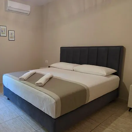 Daire Enjoy Villa- Private Parking Tiran